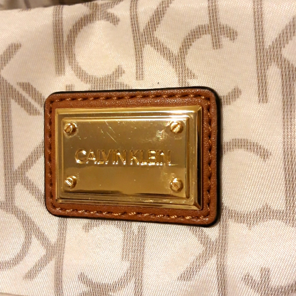 Calvin Klein Logo Tote with Wristlet - Picture 5 of 16
